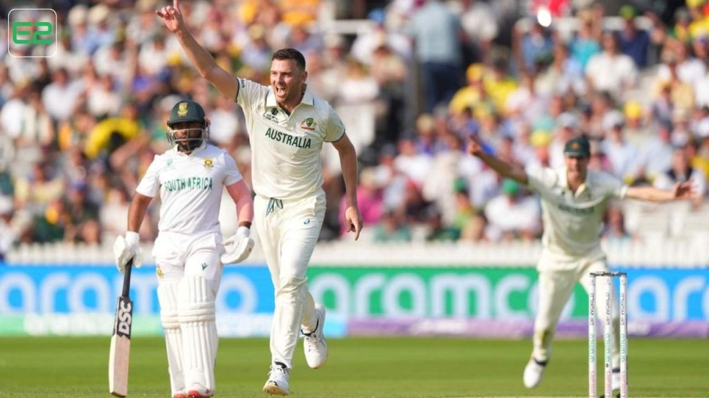 Australia bowled out South Africa for just 212 runs in the first innings