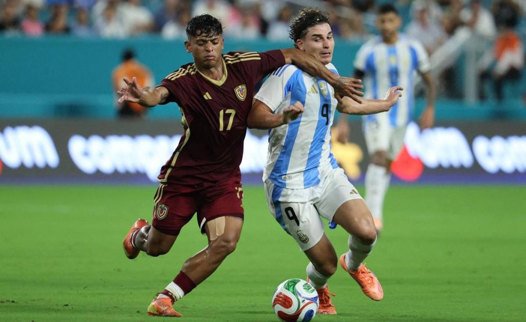 Argentina Edge Venezuela 1-0 in Friendly Match Without Messi